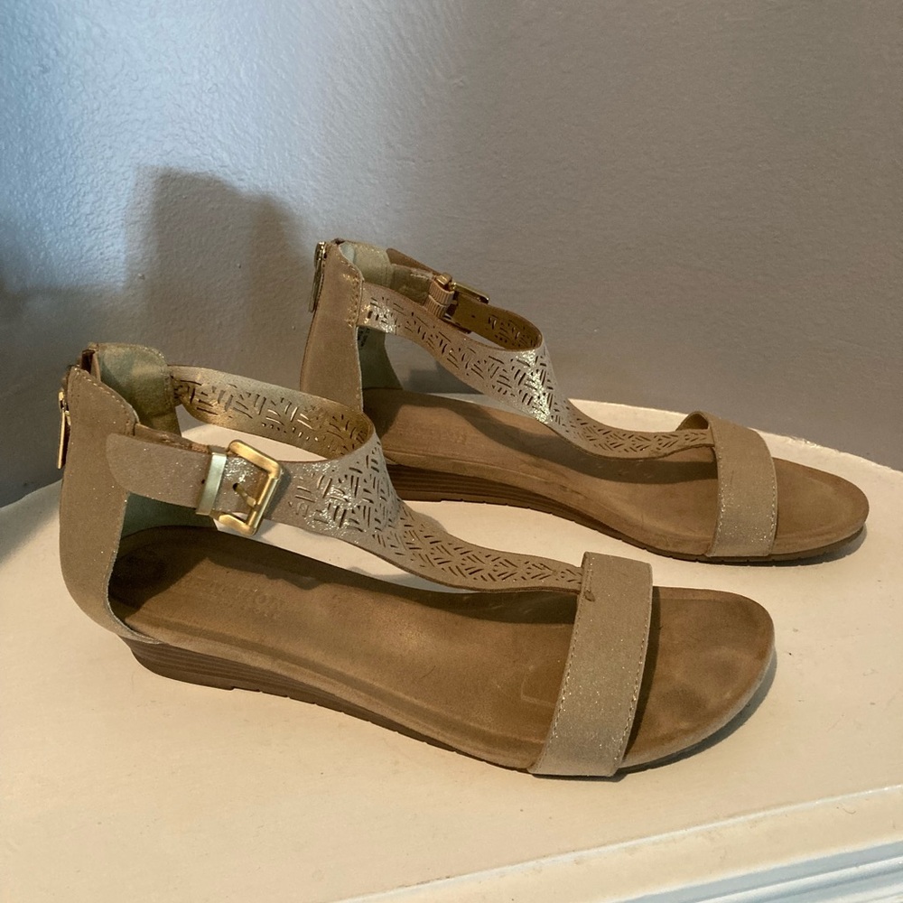 Kenneth Cole Sandals Size 8.5M
